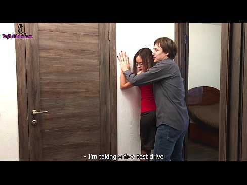 ❤️ Σέξι μεσίτρια τραβάει αισθησιακά το μουνί της και γαμάει ενώ πουλάει το διαμέρισμά της - Krempai ❤❌ Όμορφο πορνό ❌❤