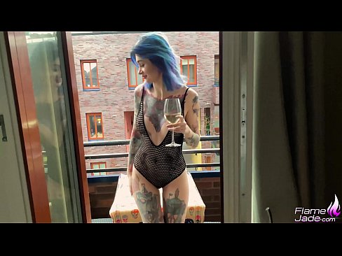 ❤️ Τρομερό κορίτσι ρουφάει και γαμάει παθιασμένα στους ανοιχτούς ουρανούς ❤❌ Όμορφο πορνό ❌❤